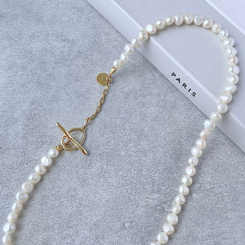 バロック淡水パールの普段使いもできるキレイめネックレス | 入学式