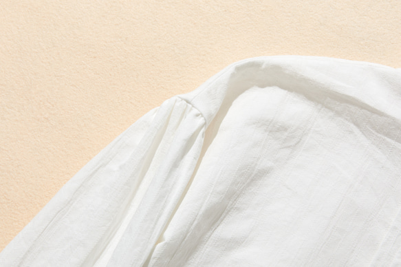 優雅的襯衫，擴大了服裝範圍 棉麻提花長袖襯衫 白色 24A05-1 第8張的照片