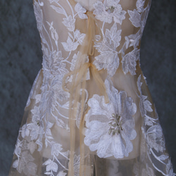 送料無料！オーバードレス シャンパン色 魅惑の花レース 結婚式 ノースリーブ トレーン 9枚目の画像