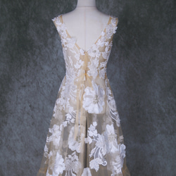 送料無料！オーバードレス シャンパン色 魅惑の花レース 結婚式 ノースリーブ トレーン 8枚目の画像