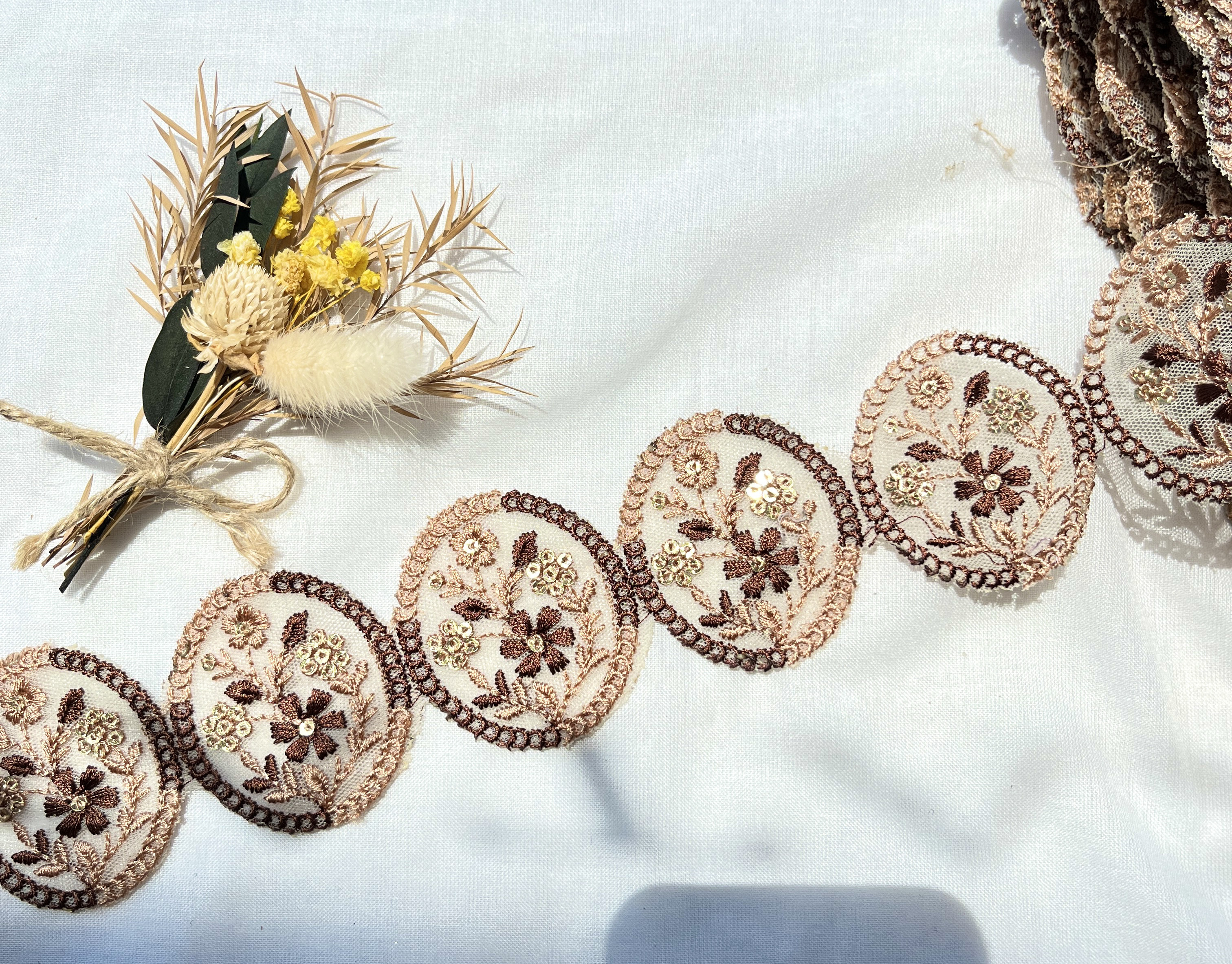 インド刺繍リボン 長さ約30cmカット】インド刺繍リボン [全 5タイプ] [幅7.5cm