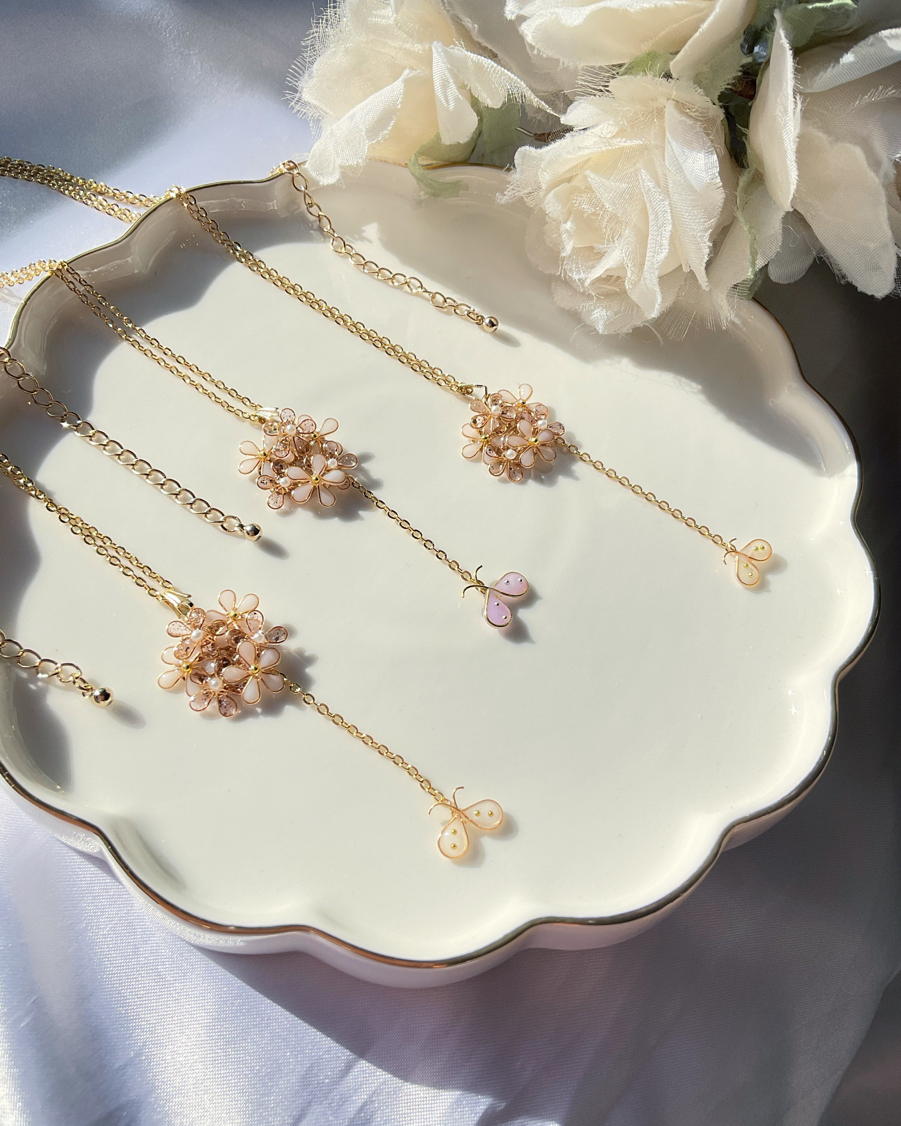 【春色新作2024】ロゼフラワーネックレス