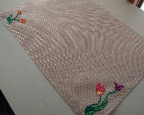 値下げしました!　ランチョンマット 手刺繍 リネン ティーマット 1_70186fcb708cfabde9da178b2dbd