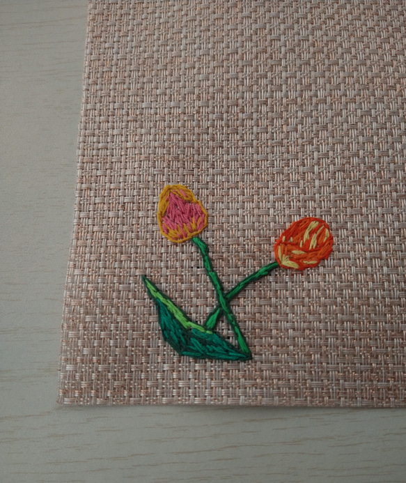 チューリップの手刺繍ランチョンマット 4枚目の画像