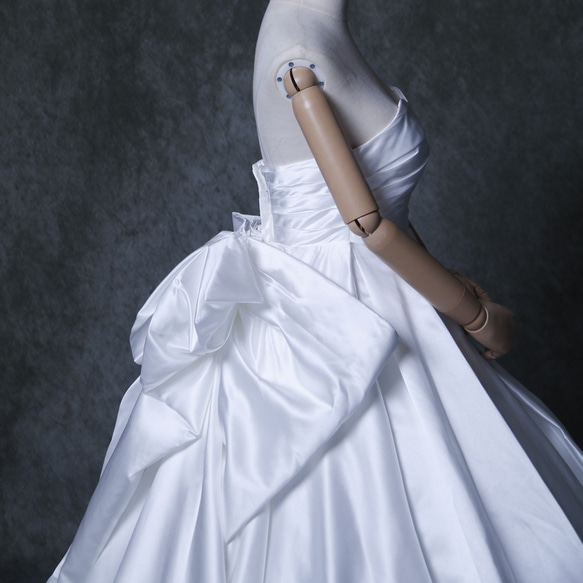 送料無料！ウェディングドレス ふっくら柔らかなバックリボン 取り外し 可愛い 花嫁 抜群のおしゃれ見え バスト 　　ウェスト CoCo
