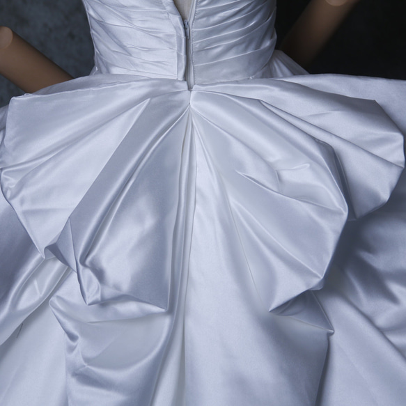 送料無料！ウェディングドレス ふっくら柔らかなバックリボン 取り外し 可愛い 花嫁 抜群のおしゃれ見え バスト 　　ウェスト CoCo