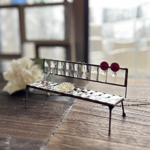 ステンドグラスのベンチ アクセサリースタンド ピアス（フープ） sunny