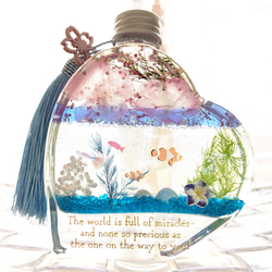 ☆受注生産☆ 桜ハーバリウムと熱帯魚ハーバリウム 三層 ハート型ハーバリウム 2枚目の画像