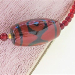 B３３　ネックレス　エスニックデザイン　赤めのう　レッドガーネット　天然石　天然石ビーズアクセサリー 3枚目の画像