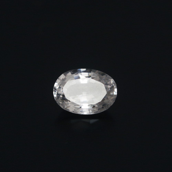 【中古】 宝石の気能 色がない 無色 不純物の入らない カラーレスサファイア 0.91ct