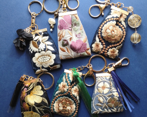 インド刺繍リボンのキーホルダー・バッグチャーム23 キーリング 涼