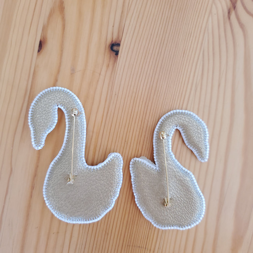 手作りキット⭐スワンハート(白鳥2羽)のビーズ刺繍ブローチ キット