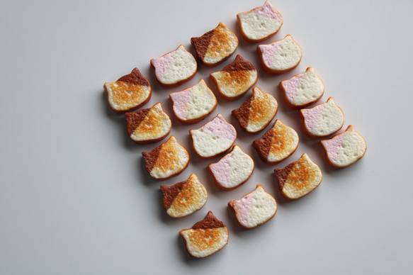 こだわり ねこ 食パン（ピアス / イヤリング/ストラップ/キーホルダー/チャーム） ミニチュア 苺とチョコ 13枚目の画像