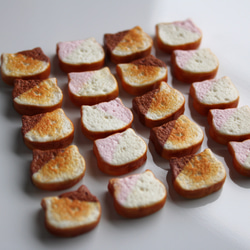 こだわり ねこ 食パン（ピアス / イヤリング/ストラップ/キーホルダー/チャーム） ミニチュア 苺とチョコ 12枚目の画像