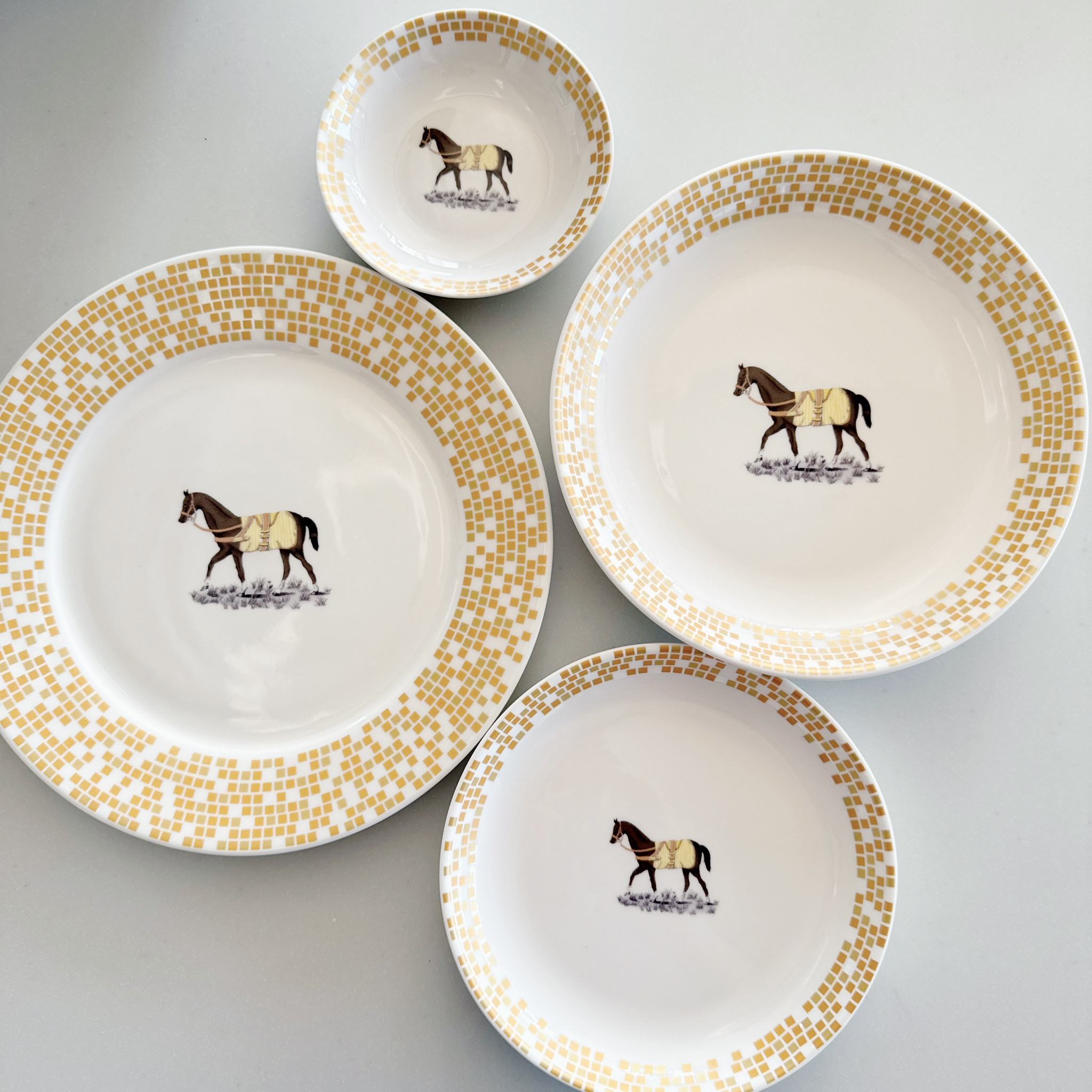 【新品/未使用】ポーセラーツ/ラウンドプレート