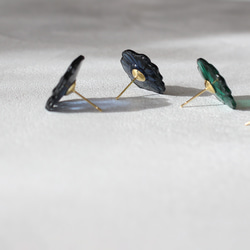 【11月下旬〜12月再販予定】大きなパンジーのヴィンテージガラスピアス/イヤリング［ネイビー］　pag048 13枚目の画像