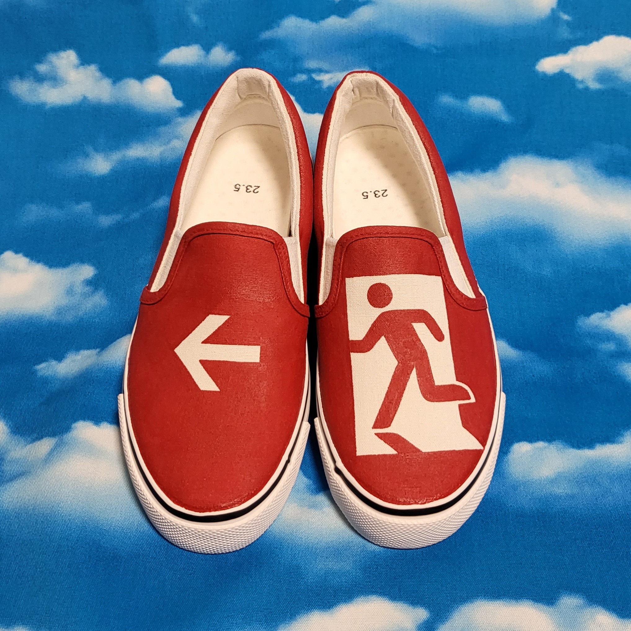 ★非常口★赤★        Ω