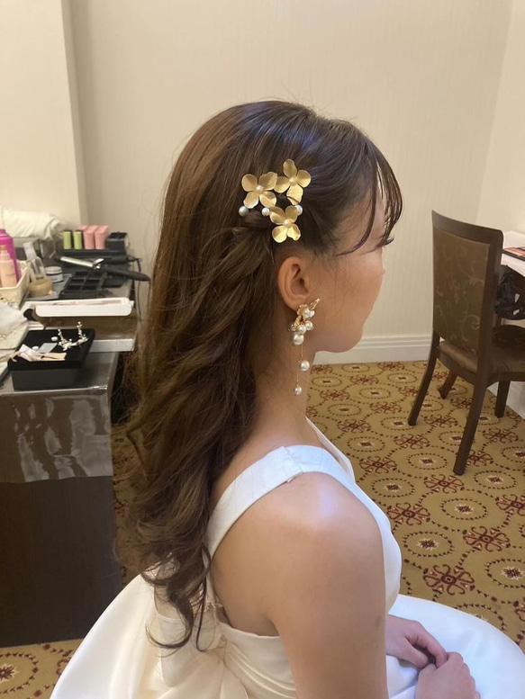 ゴールド　フラワー　ブライダル　ウェディング　結婚式　卒業式　成人式　ヘアアクセサリー　ヘアピン 5枚目の画像