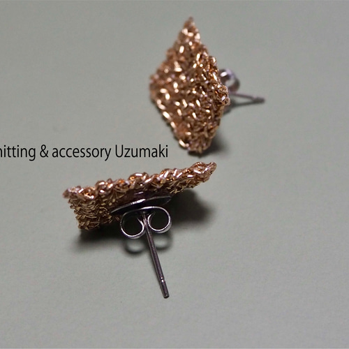 あみじのカケラ」【糸を編んで作るアクセサリー】ピアス：サージカル