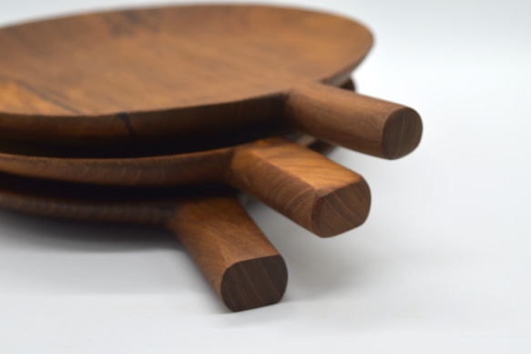 世界三大銘木 チーク無垢材　ハンドル付きプレート　丸Mサイズ　木製食器　取り皿　小皿　丸皿　豆皿 5枚目の画像