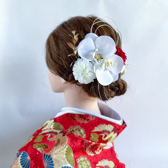小さい胡蝶蘭の胡蝶蘭髪飾り 赤 白 成人式・結婚式・卒業式に 和風 和装 アーティフィシャルフラワー 3枚目の画像