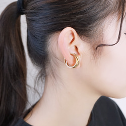 [單耳耳夾]「曲線」黃銅製*相容雙耳規格絲帶細微差別耳夾[一隻耳朵用] 第5張的照片