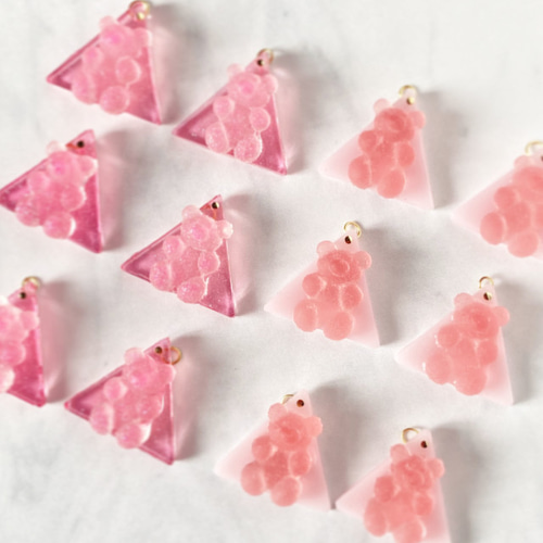 くまグミ△三角（チェリーピンク）ピアス・イヤリング フェイク