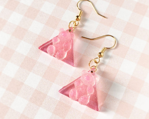 くまグミ△三角（チェリーピンク）ピアス・イヤリング フェイク