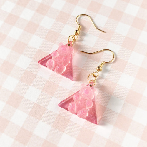くまグミ△三角（チェリーピンク）ピアス・イヤリング フェイク