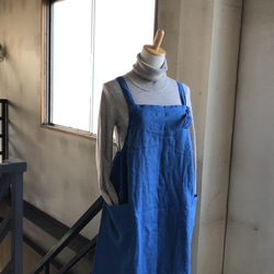 【NEW】エプロンワンピース　　脇ギャザー入りのゆったりサイズ　富士吉田染加工 3枚目の画像