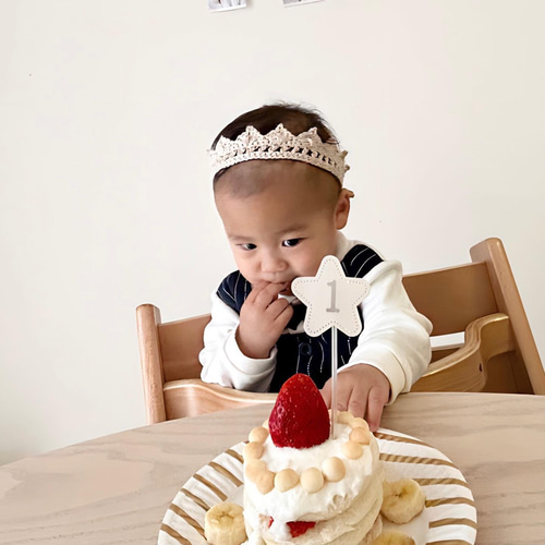 ベビークラウン【後ろゴム】ハーフバースデー 誕生日 王冠 ニット 