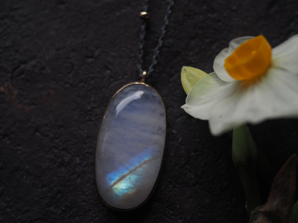 white labradorite brass necklace (daikan) 1枚目の画像