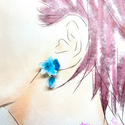 青い桜の花の耳飾り  選べるイヤリング／ピアス 4枚目の画像