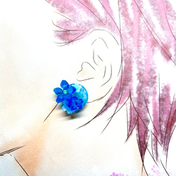 青い桜の花の耳飾り  選べるイヤリング／ピアス 5枚目の画像