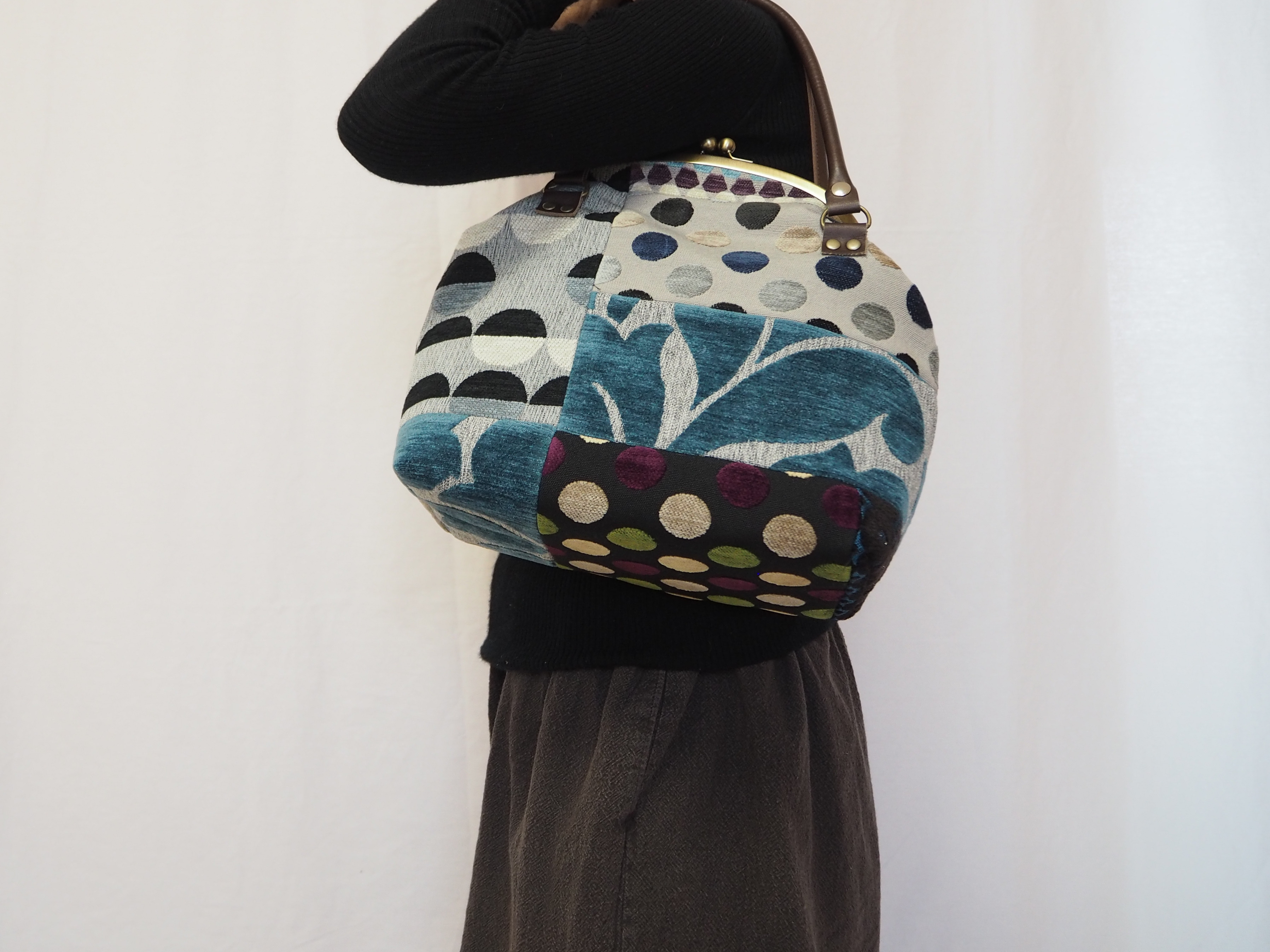 モザイクジャガード≪ブルー&グレー≫　がまぐちバッグ