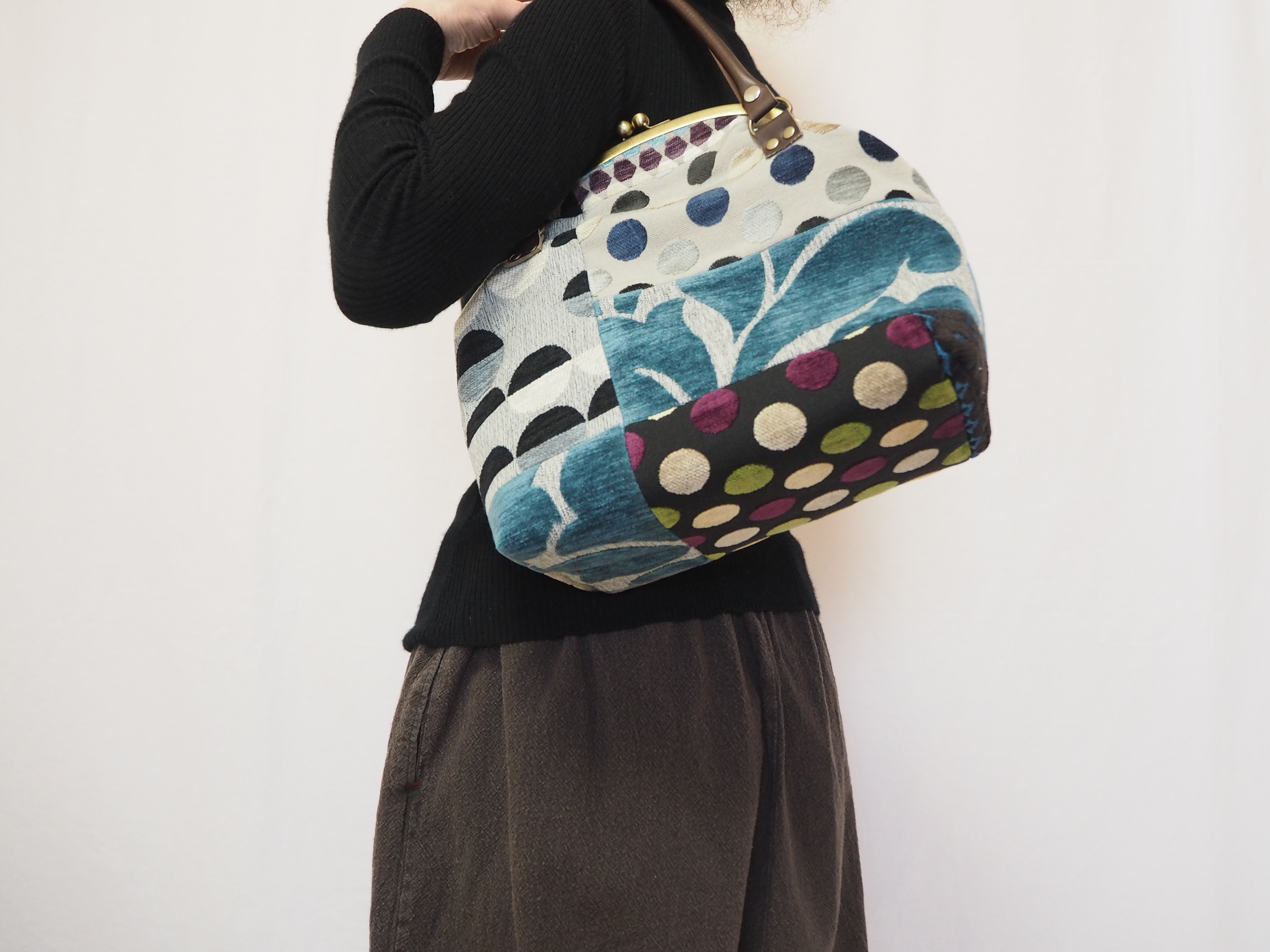 モザイクジャガード≪ブルー&グレー≫　がまぐちバッグ