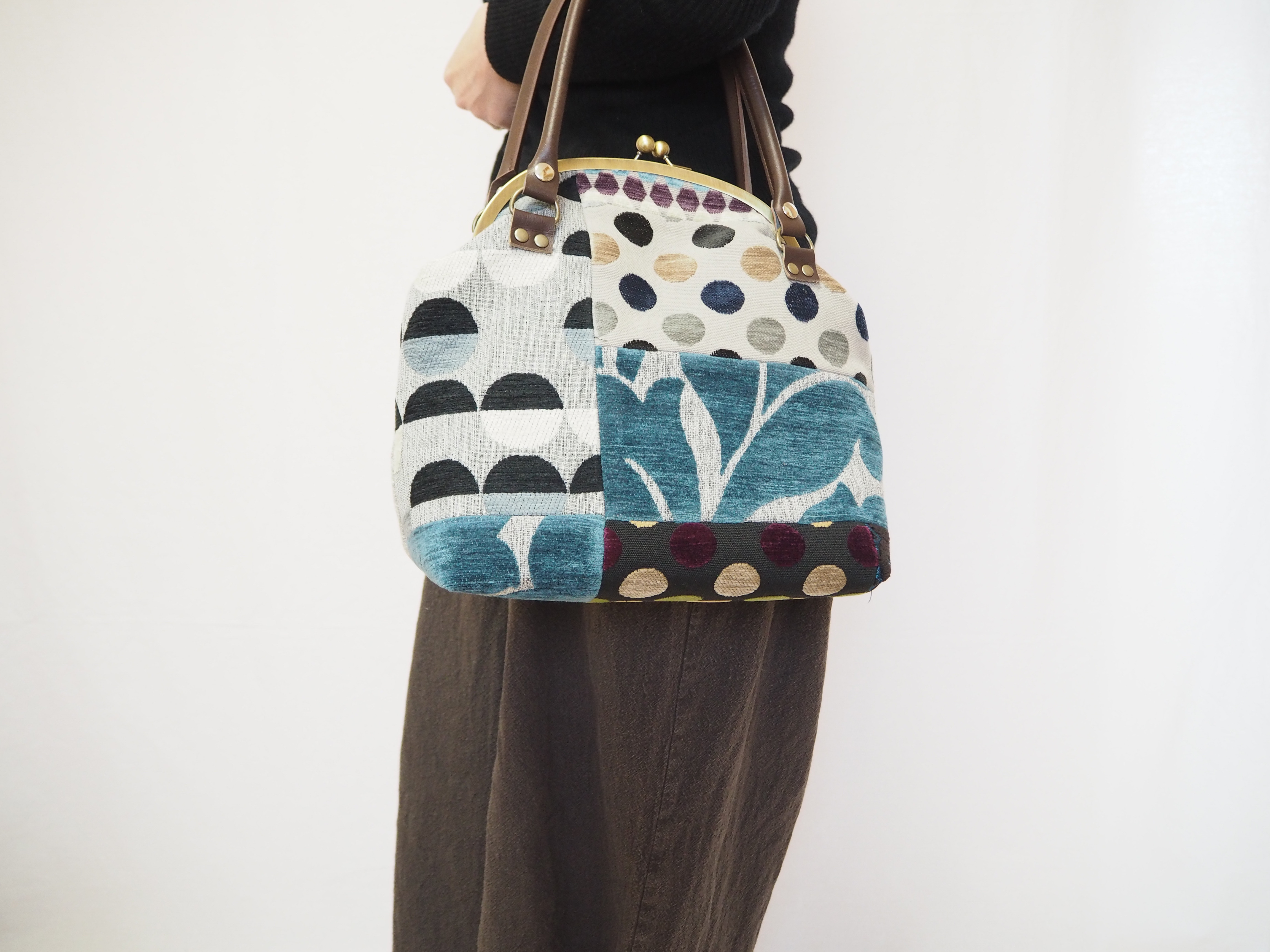 モザイクジャガード≪ブルー&グレー≫　がまぐちバッグ