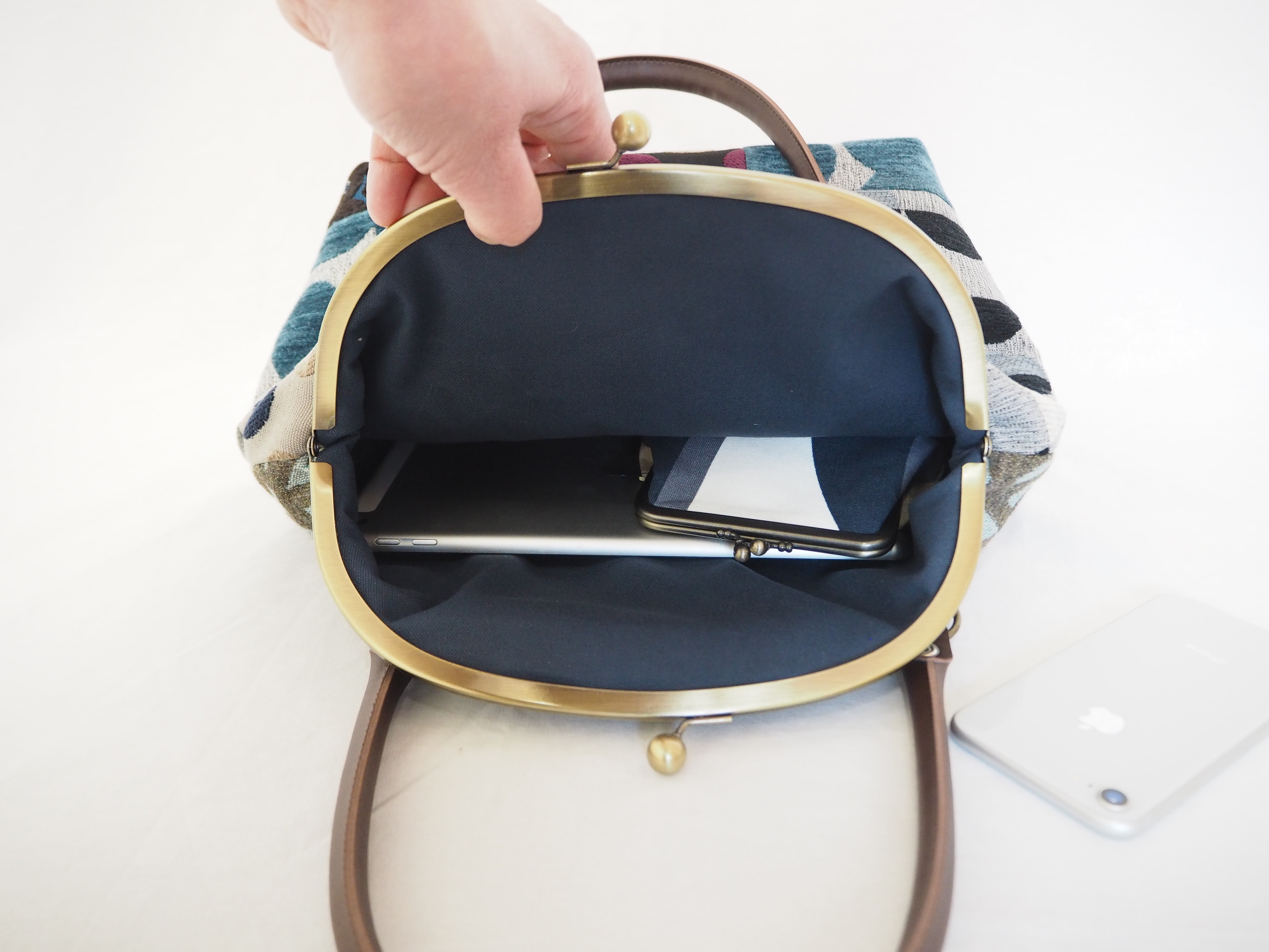 モザイクジャガード≪ブルー&グレー≫　がまぐちバッグ