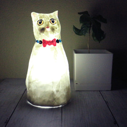 猫のランプシェード　白猫 3枚目の画像