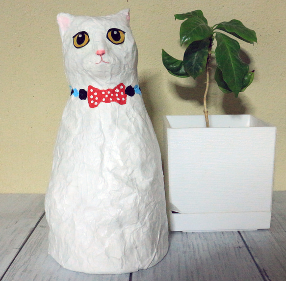 猫のランプシェード　白猫 1枚目の画像