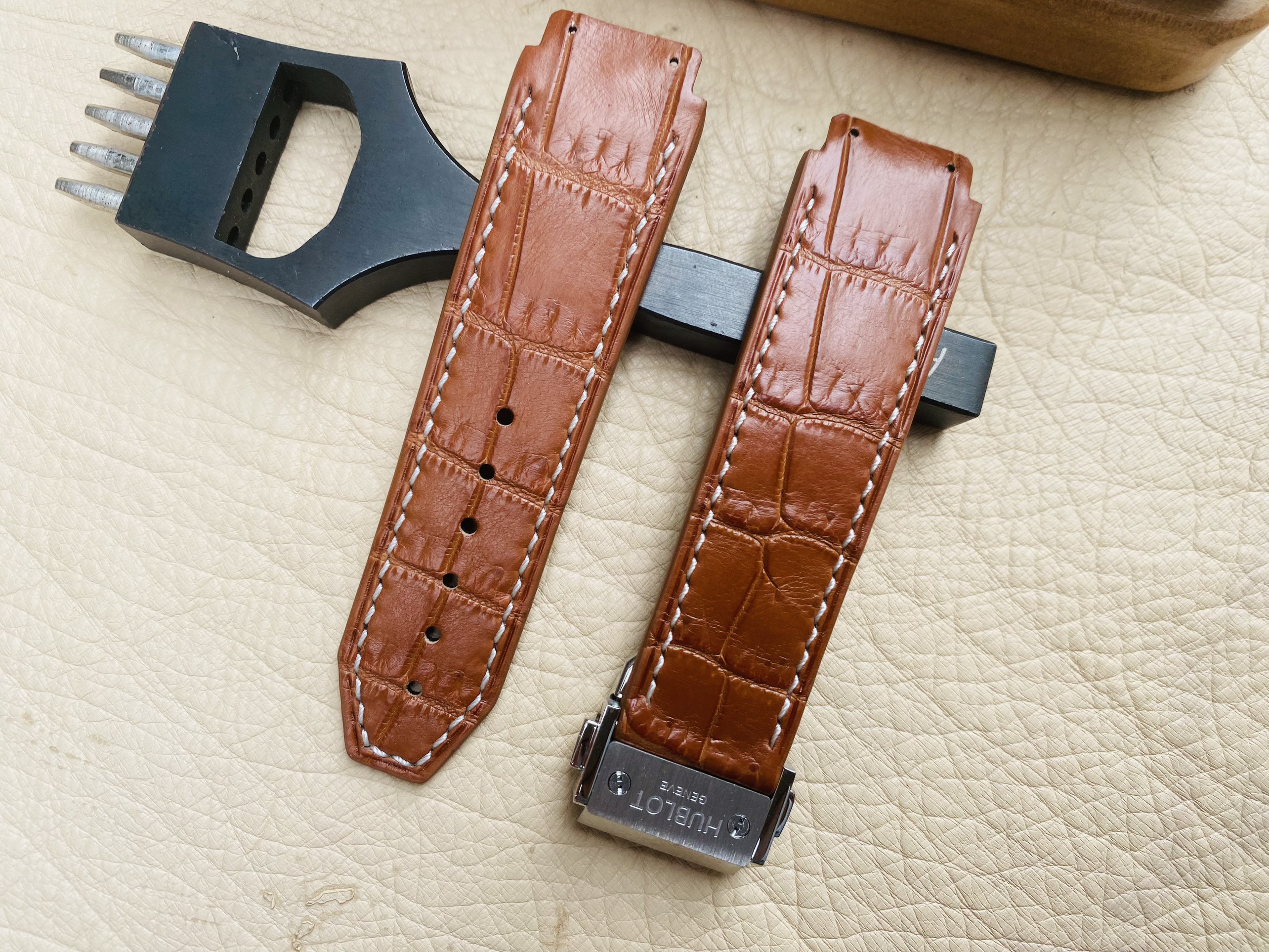 HUBLOT時計ストラップ ビッグバン、フュージョン用ハンドメイドワニ革使用（送料無料）