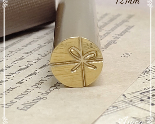 ホワイトキルト大☆シーリングスタンプ付きリボン♡エレガントミニバッグ（デザイン） ホワイトキルト大☆シーリングスタンプ付きリボン♡エレガント