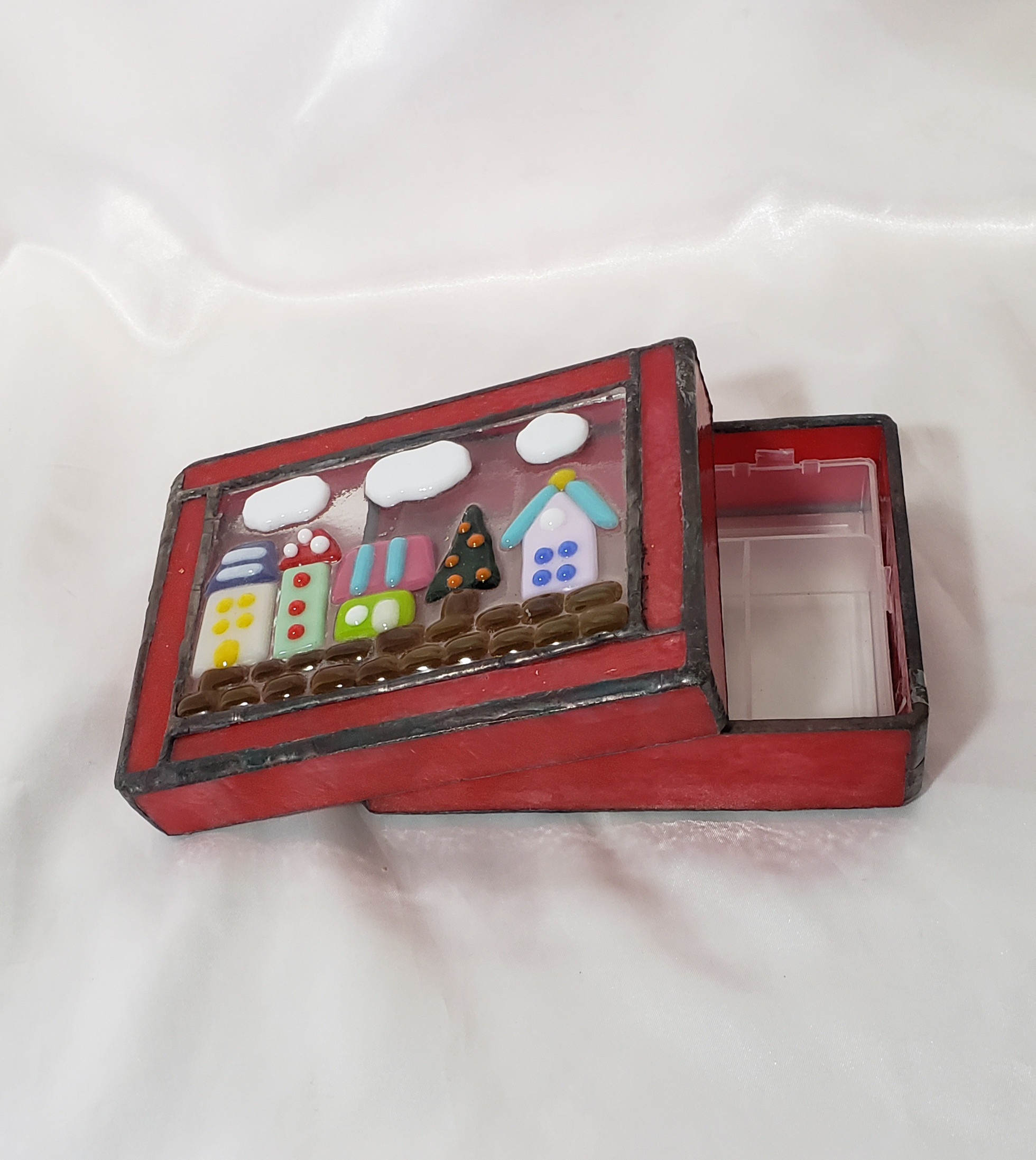 アクセサリーボックス　可愛い街並み　ステンドグラス