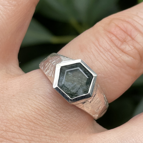 モスアゲート 6角 1.9ct 伏せこみ留 印台 シルバーSV925リング