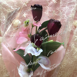 送料無料　母の日ギフト春の花束　ワインカラーのチューリップ　ピンク　パープルのスイートピー 2枚目の画像