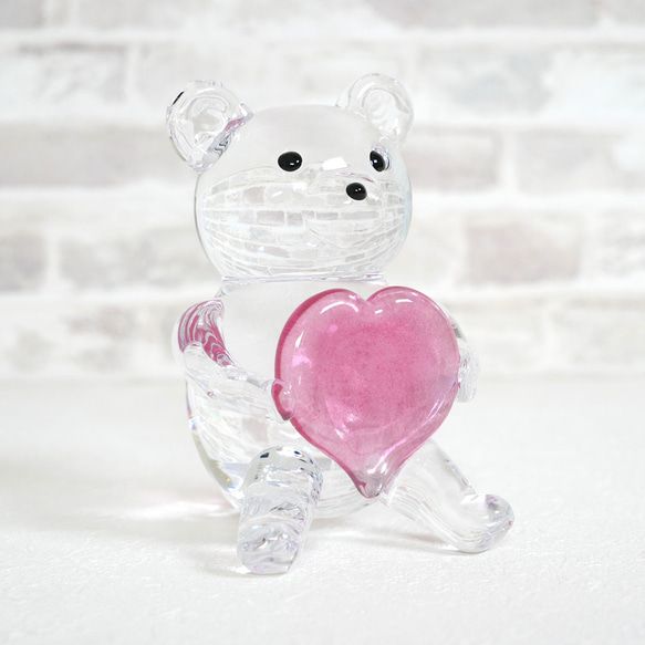 新商品【玻璃熊】舒緩的玻璃公仔/可愛的抱著心的小熊公仔 第1張的照片