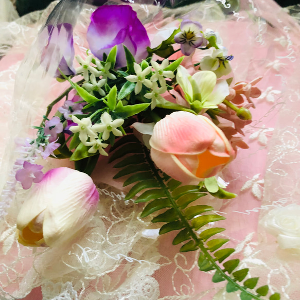 送料無料　母の日ギフト春の花束　サーモンピンク　オフホワイトのチューリップ　ピンク　パープルのスイートピー 5枚目の画像