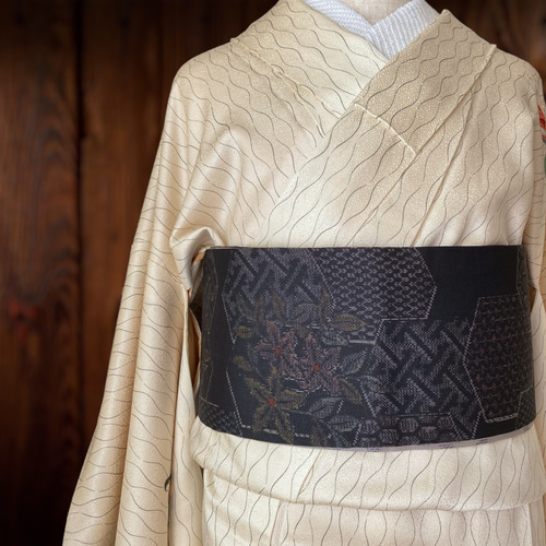 着物反物*黒紬亀甲花柄と網目模様青灰でお作りいたしました大人の半幅 
