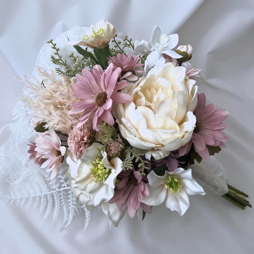 ホワイトとピンクの造花 お供え花・仏花】WEB限定｜アレンジメント「スフレ ホワイトピンク