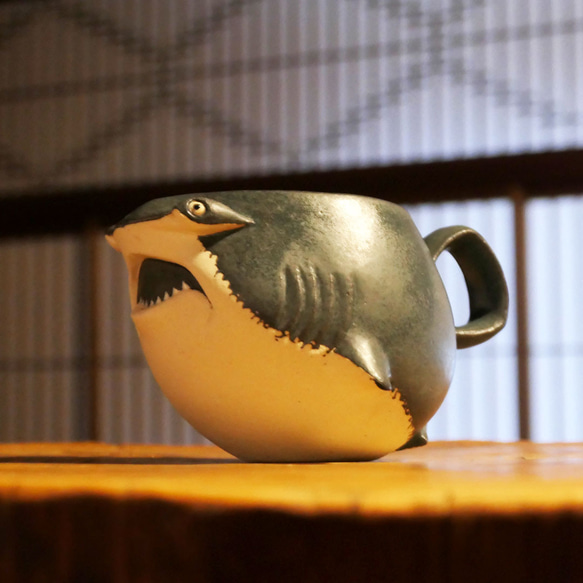 シュモクザメ形マグカップ 3枚目の画像